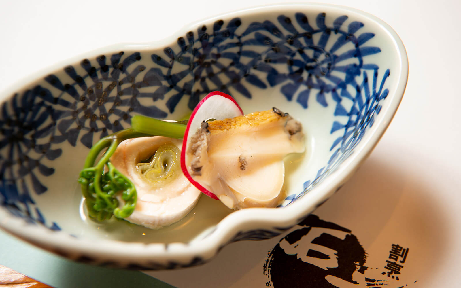 鮑やわらか煮・赤鶏深葱巻き