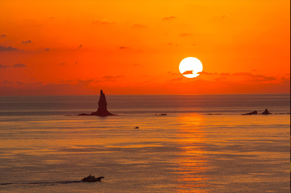 枕崎市のシンボル立神岩