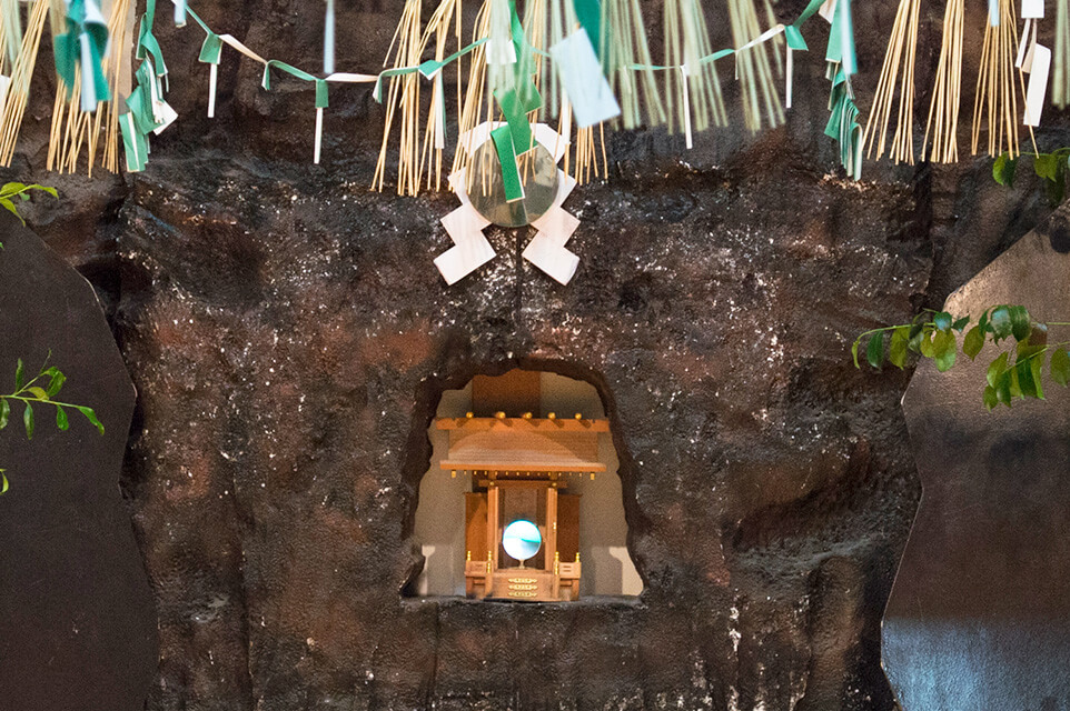 高千穂の夜神楽:天の岩戸舞台セット